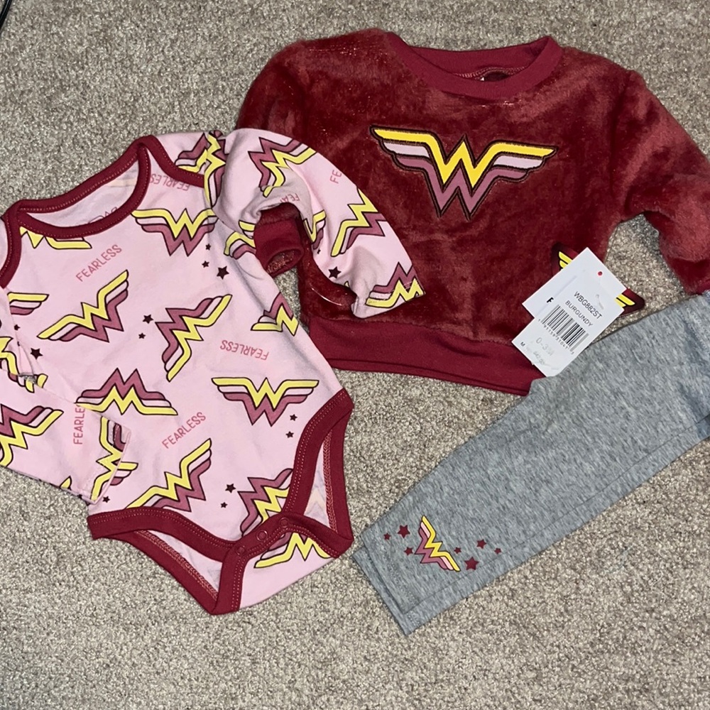 NWT Wonder Woman 3 pc set baby 0-3m